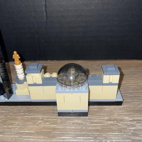 LEGO ARCHITECTURE: Berlin (21027) - COMPLETE w/ Manual