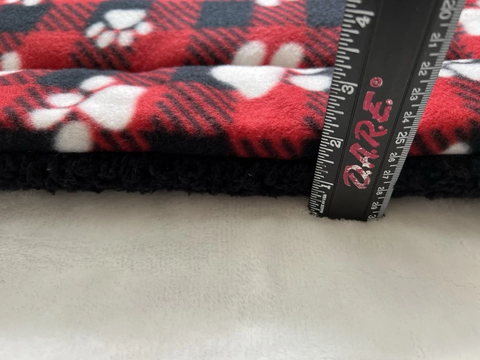 🐾 Cozy Handmade Soft Fleece Mat Bed for Dogs, Cats, Small Pets 17" x 23" x 1.5" - Image 4 of 4