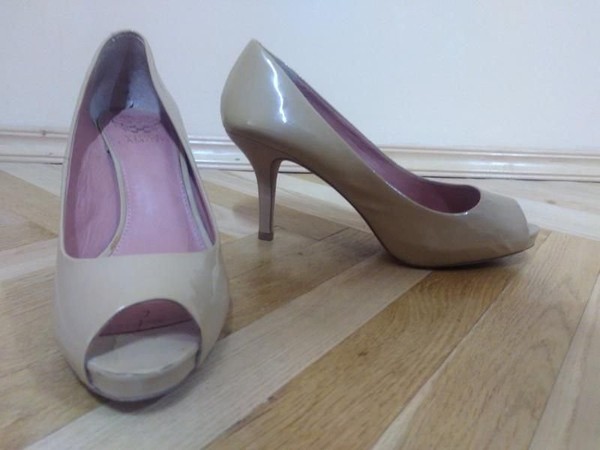 Women Vince Camuto Heels 39