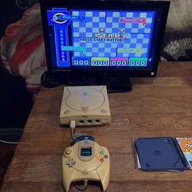 Sega Dreamcast Console -  6 Games - Controller - Memory Card -