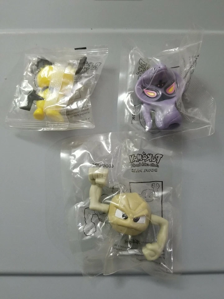 Kellogg's 2001 Pokemon Bowl Pals - Pichu Arbok Geodude - Complete Set - Image 2 of 4