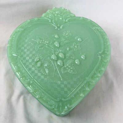 Mosser Glass Jade Green Wild Strawberry Heart Box Jadeite Gigi Fenton Mould