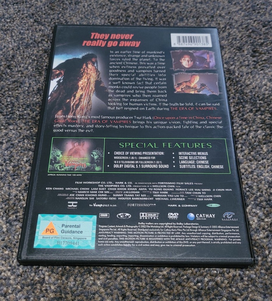 ラグジャリア　ビーストボックスCD＋VHS＋BOOK s-l400.jpg