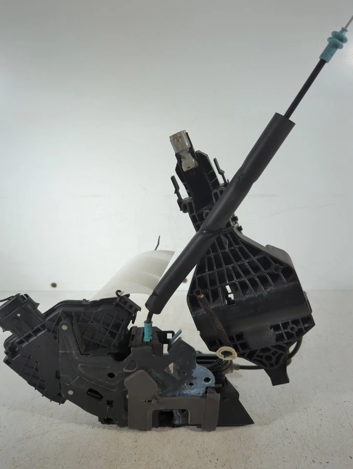 Cerradura puerta trasera lado conductor Jaguar E-pace Mk1 Estate 5 puertas 2017-2021 N69 Foto 2 de 4