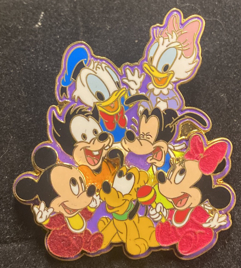 Disneyana Convention Artist Choice #8 Family Portrait LE 2001 