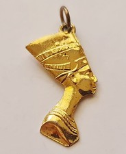 VINTAGE AUTHENTIC NEFERTITI EGYPT ART GOLD TONE METAL PENDANT