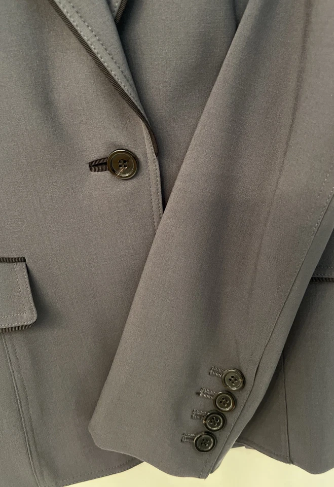 Traje para mujer Elie Tahari gris carbón talla 2 Foto 4 de 4