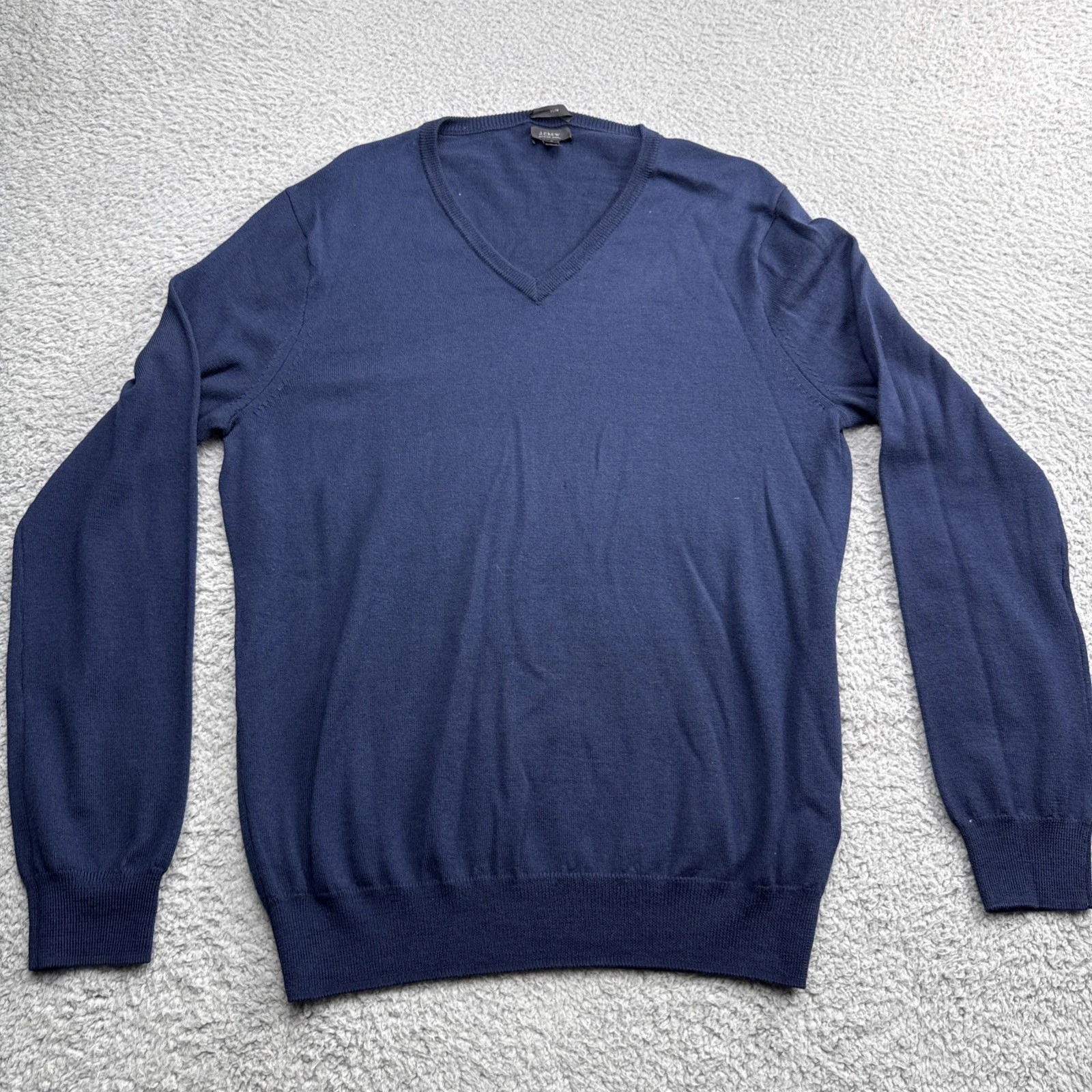 J.Crew Merino Wool V-Neck Sweater Mens Large Slim Fit Navy Blue Long Sleeve
Opens in a new window or