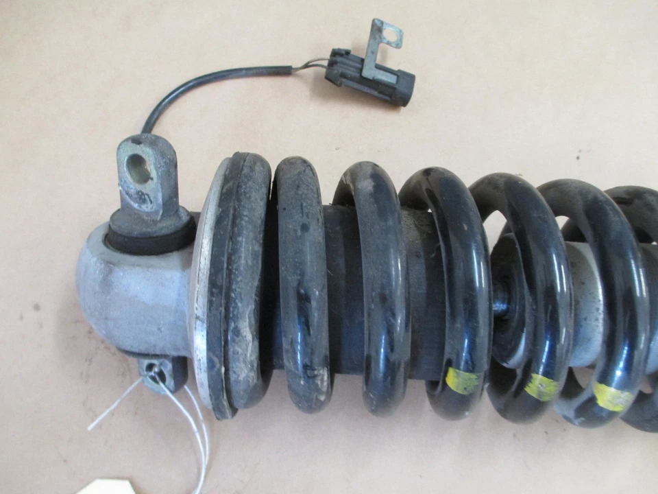 Ferrari 360 Rear Shock Absorber Has Spring # 174724 - Изображение 3 из 3