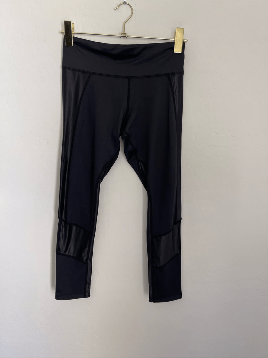 VIE ACTIVE Semi Reflective 7/8 Length Leggings Size Small