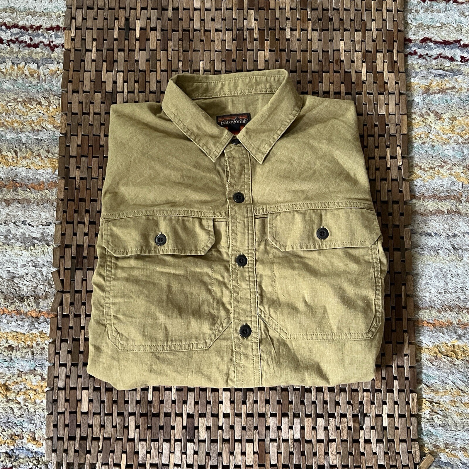 Patagonia Iron Forge Button Down Work Shirt Khaki Men’s Size Medium M