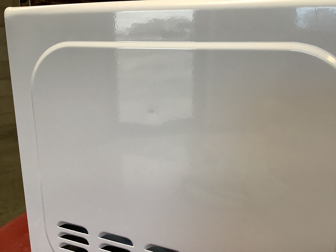 GE JEM3072DHWW 0.7 Cu. Ft. 700W Small White Compact GE JEM3072DHWW 0.7 Cu. Ft. 700W Small White Compact