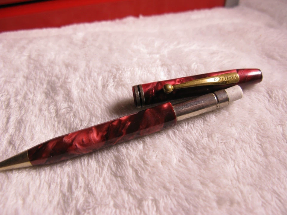 Lápiz mecánico de celuloide Medford rojo vintage 1,18 mm borrador y plomo de trabajo Foto 3 de 4