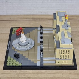 Lego 21029 Architecture Buckingham Palace Set 780 Pcs w/Box NO MANUAL Retired 