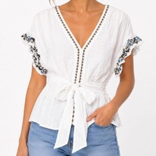 NWT Max Studio White Embroidered Flutter Slee...