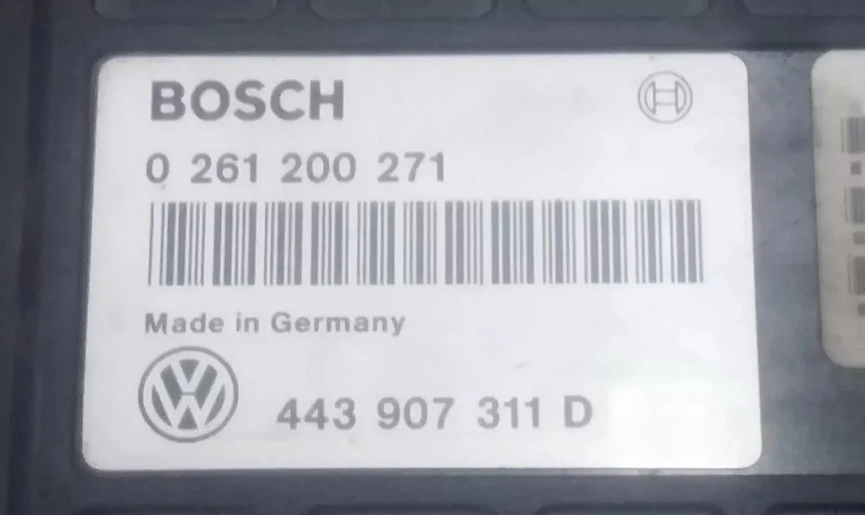 VW Centralina motore Bosch 0261200271 ECU 0 261 200 271 motronic 443 907 311 D - Immagine 2 di 4