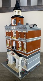 Lego Town Hall 10224 Modular Building 100% Complete Creator Expert 2012 Set Rare