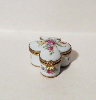 Antique Continental Hand Painted Porcelain Clover Trinket Box 2-3/8''