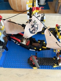 LEGO Pirates: Imperial Trading Post (6277) With Manual. Read Description. Great!