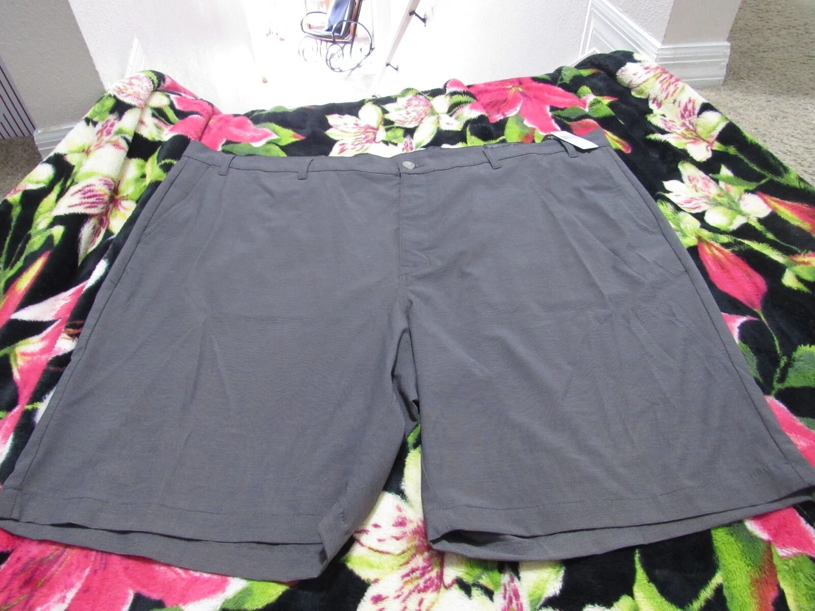 CALLAWAY, MEN'S NEW GRAY POLY BL FLAT OPTI-DRI LIGHTWEIGHT SHORTS, SIZE 50