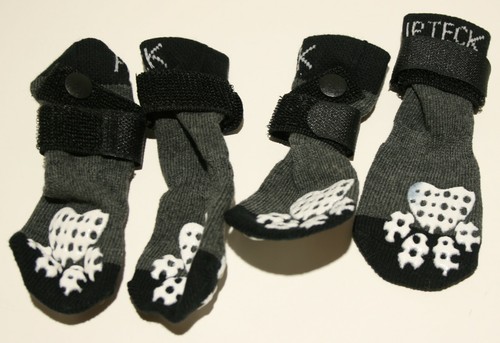 Pupteck Dog Socks Paw Protection SMALL Anti-Slip Traction for Indoor Wear