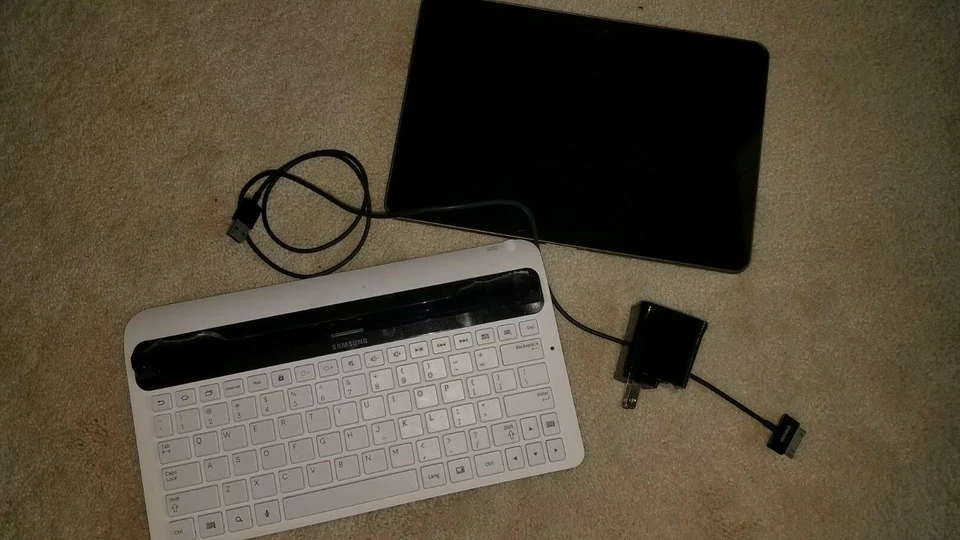 Samsung Galaxy Tab 10.1 w/ Samsung Keyboard, Power Cable - Image 4 of 4