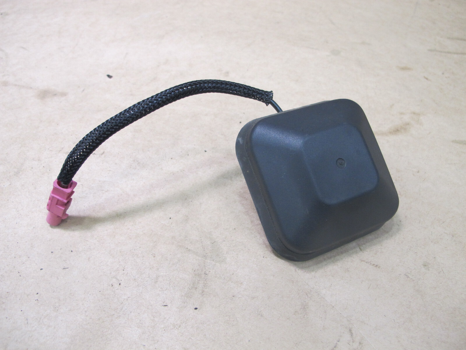 16 BMW Z4 E89 sDrive 28i Convertible Satellite Radio Antenna  