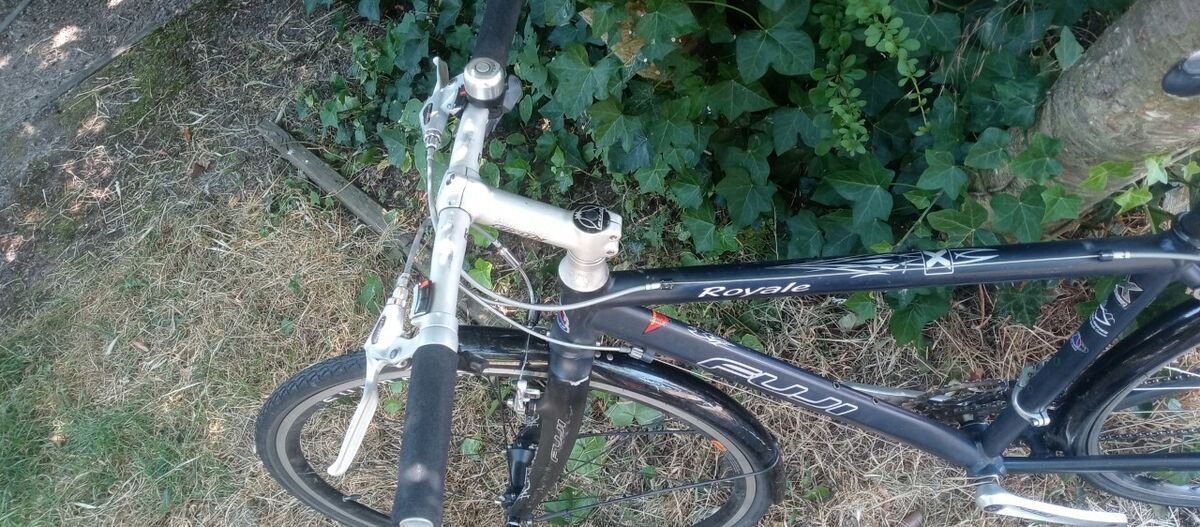 2005 FUJI ROYALE Forza Series 27 SPEED BICYCLE EXC COND Road 2005 FUJI ROYALE Forza Series 27 SPEED BICYCLE EXC COND Road