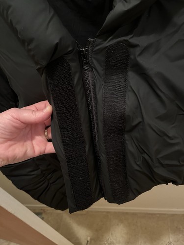khy By kylie jenner Cropped Puffer Jacket In Black Size Large NEW - Picture 5 of 10