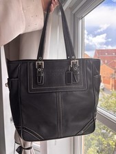 Coach Black Leather Tote Bag, Zip Closure, Inner Pockets, Medium 30x23cm