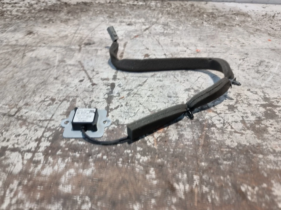 Nissan Navara GPS Aerial Antenna Distributor Module 2011 D40 Facelift 25975ZS30A - Image 3 of 4