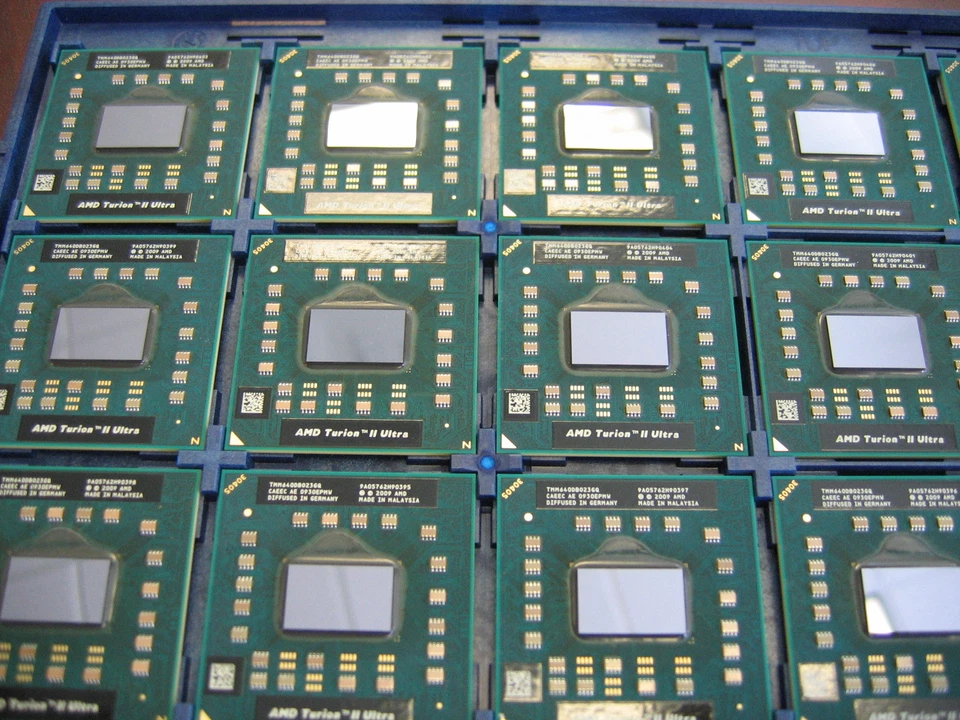 NEW AMD Turion II Ultra M640 TMM640DBO23GQ Mobile CPU - Image 2 of 2