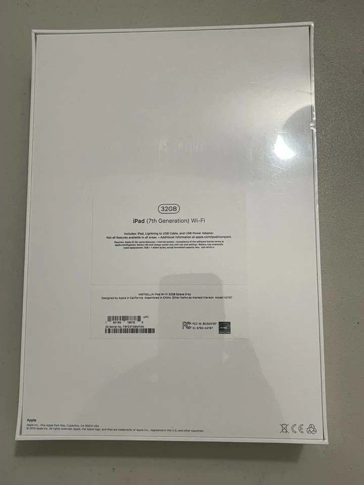 Apple iPad 7 7th Generation 32GB Wi-Fi Tablet MW742LL/A 10.2-inch Retina display - Image 4 of 4