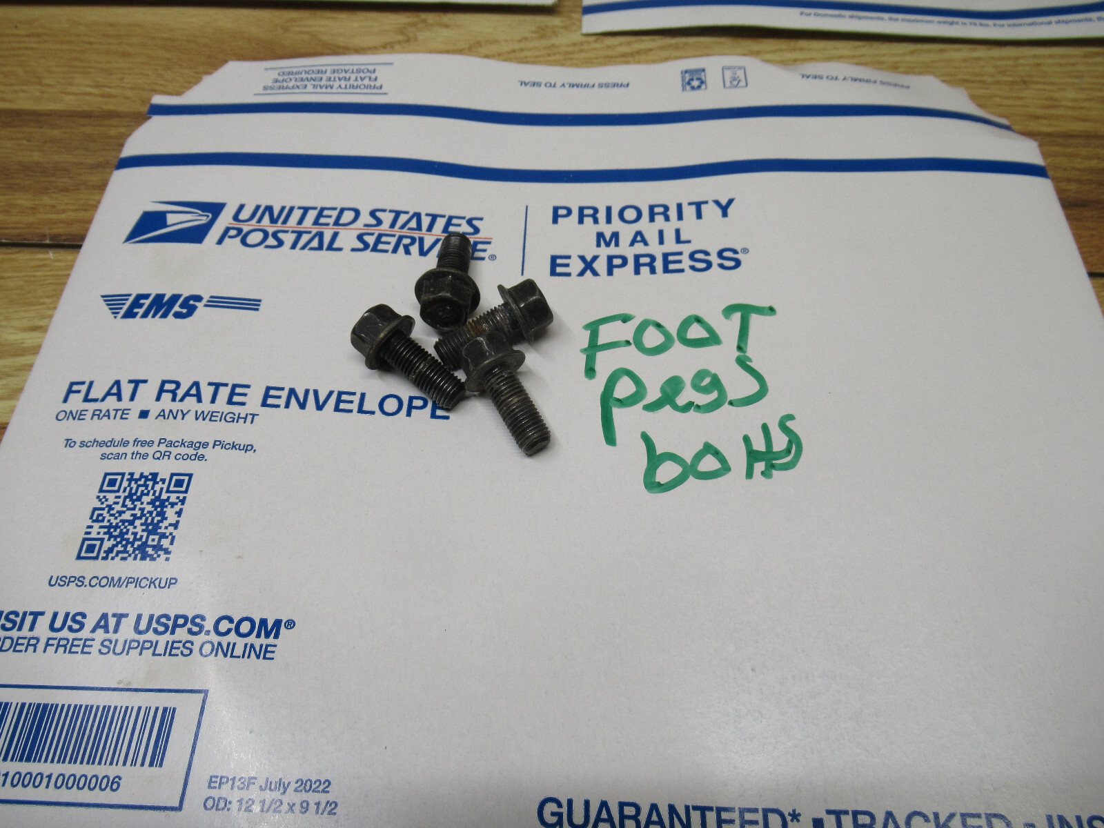 YFZ 350 YAMAHA BANSHEE 2004 FOOT PEGS MOUNTING BOLTS eBay