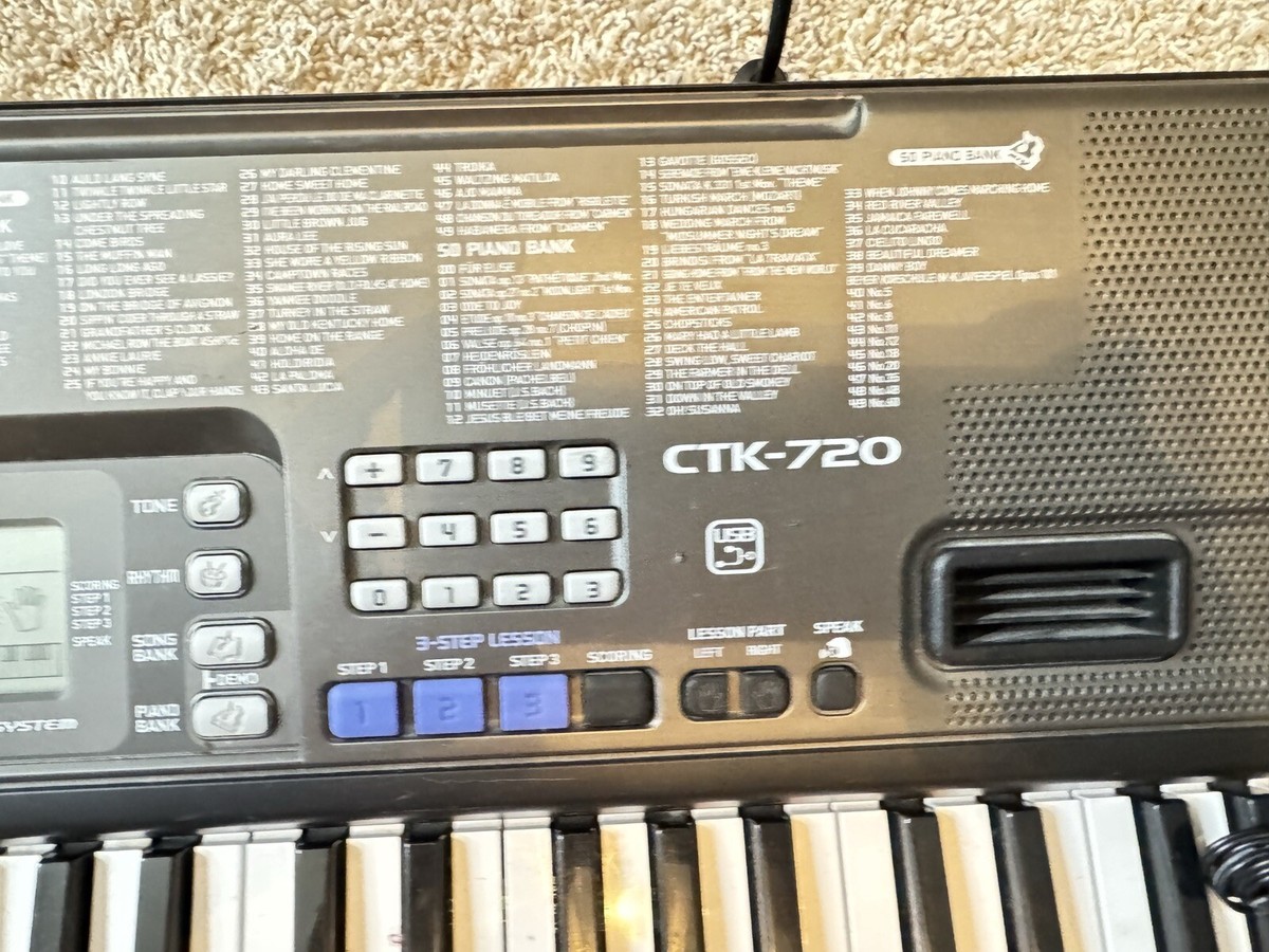 CASIO CTK-1900 61鍵 シルバー CASIO キーボード 61鍵 シルバー 鍵盤楽器