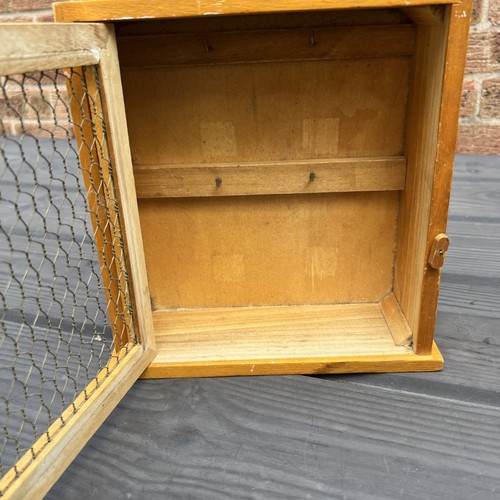 SMALL PINE WIRE MESH FRONTED KEY CUPBOARD FREESTANDING/ WALL HANGING - Picture 3 of 12