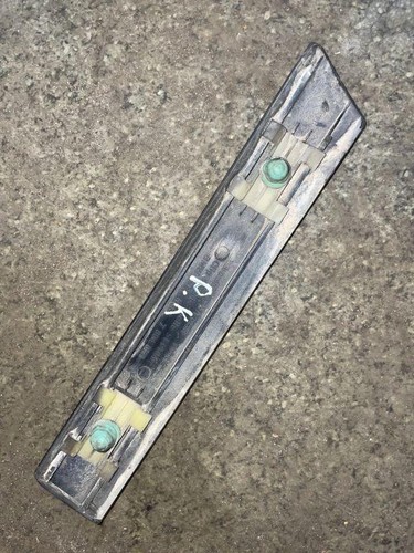 BMW 5 Touring E39 Kotflügelzierleiste vorne rechts 7004021 3.00 Diesel 33758352