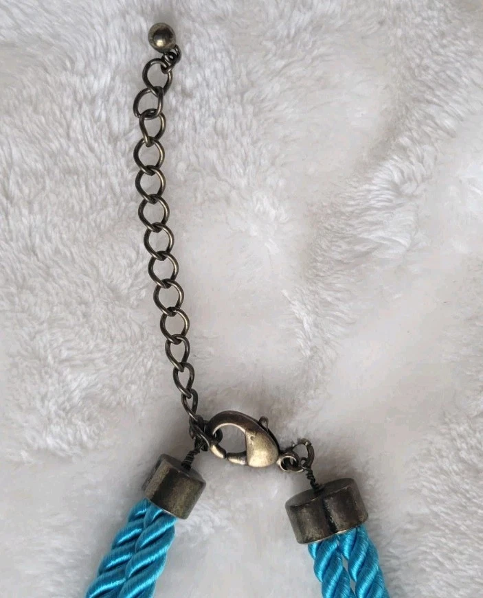 Collar H&M Big Jewel llamativo estilo cuerda azul Foto 2 de 4