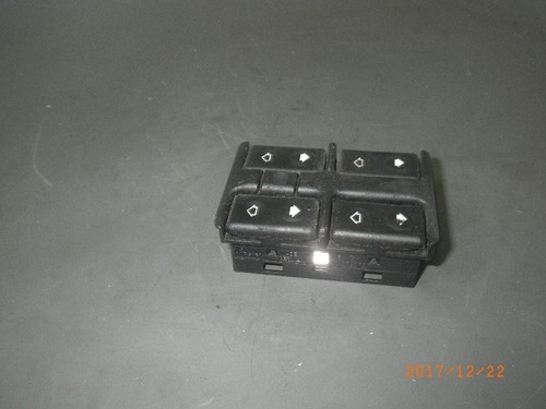 93814 Schalter für Fensterheber BMW 5er (E34) 1379075 520i