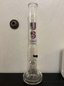 *RARE* US Tubes Hybrid Bong 20in tall 9mm Thick American Flag Logo