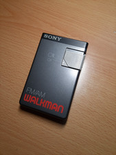 Sony SRF-19W Walkman Portable FM/AM Radio Stereo Receiver