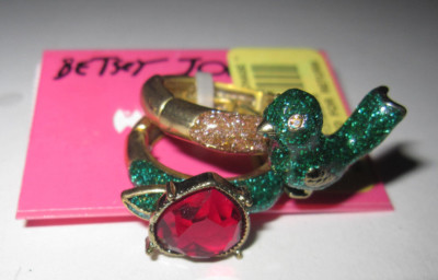 BETSEY JOHNSON FLIGHT OF FANCY BIRD AND HEART PINK STONE STRETCH