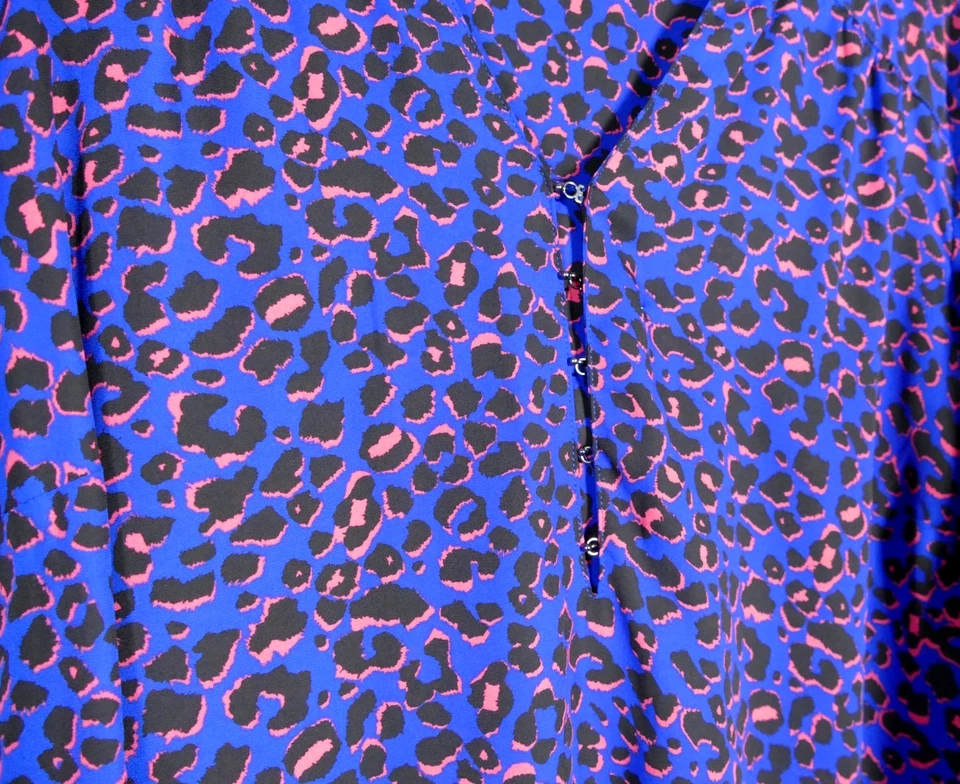 Pulôver feminino tórrido estampa animal tamanho 2X azul chiffon máfia esposa escritório - Imagem 3 de 4