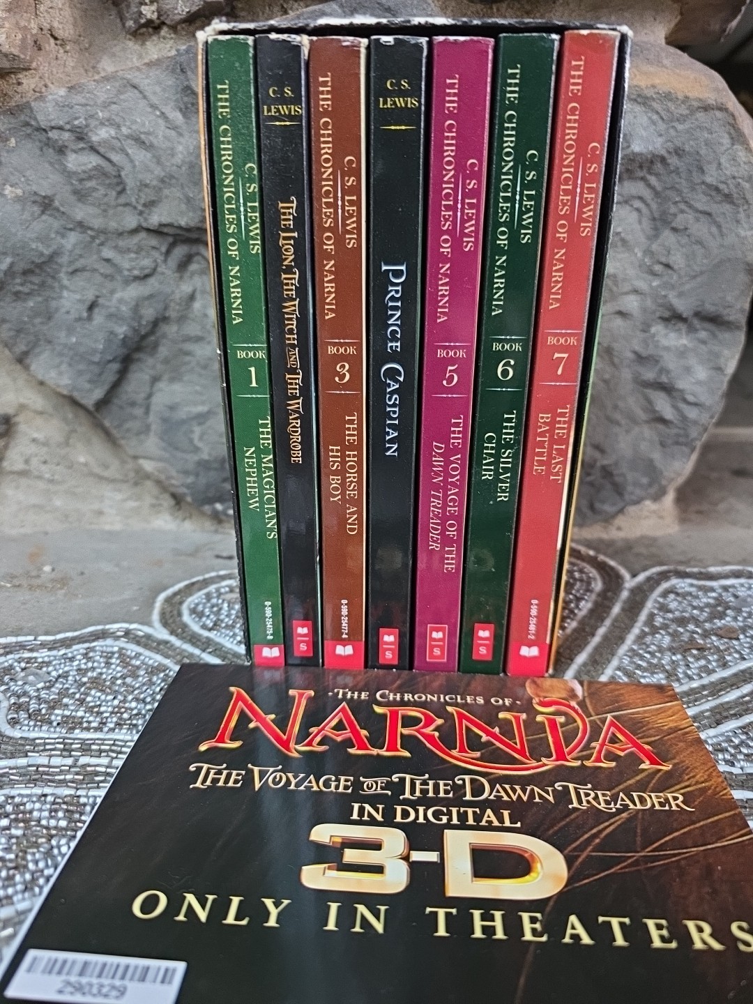The Chronicles of Narnia, Box Set (7 Volumes, Complete) - Paperback - GOOD