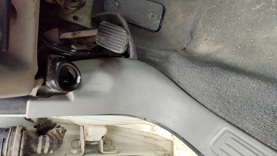 2005 Mercury Sable Driver 左下踢装饰面板 Oem 灰色 — 第 4/4 张图片