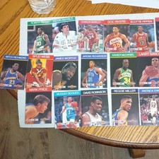 NBA Hoops collect a books 1989-90 Lot 27 books Pippen Johnson Bird Ewing Robinso