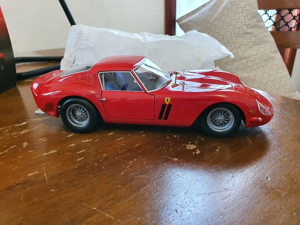 Ferrari 250 GTO Kyosho 1/18 - Immagine 2 di 4