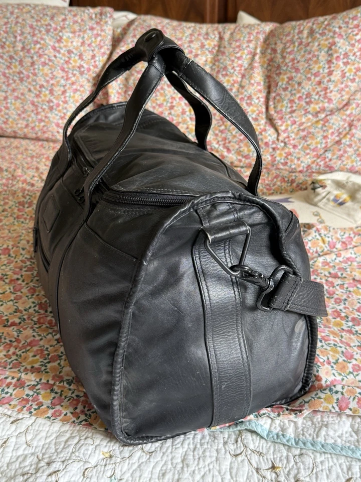 Tumi Alpha 2 Small Soft Leather Travel Duffel Bag MSRP $600 92149DH - Image 4 of 4