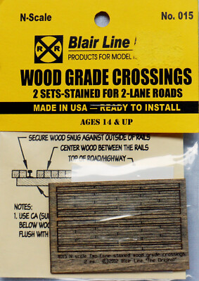 Blair Line N-Scale Weathered 2-Lane Wood Grade Crossing Art. Nr. 015