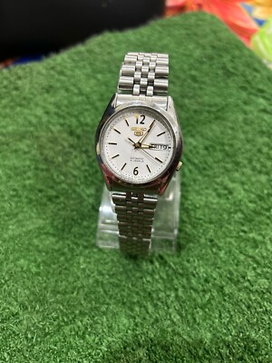 Seiko 5 7s26-03B0  21 jewels automatic made in Japan day and date